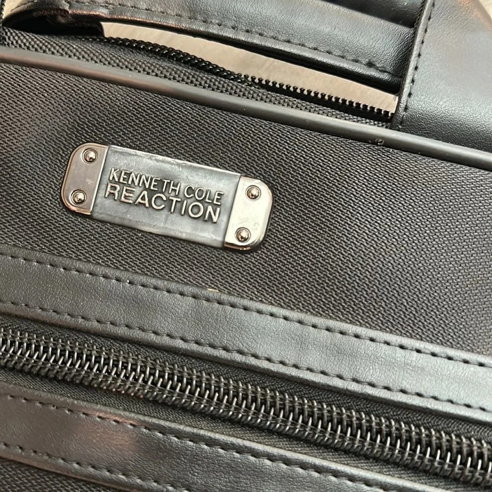 Kenneth Cole Tablet/Laptop Travel Bag